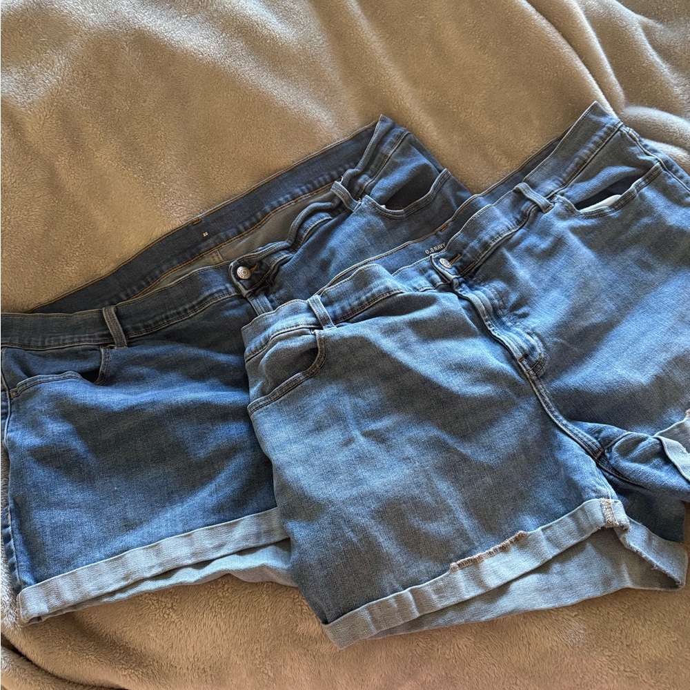 Old Navy Women's Light and Medium Blue Jean Shorts